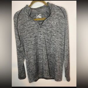 Under Armour women’s heathered gray dri-fit quarter zip sweatshirt size medium